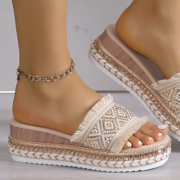 Women's Cream Platform Sandals - Picture 1 of 7